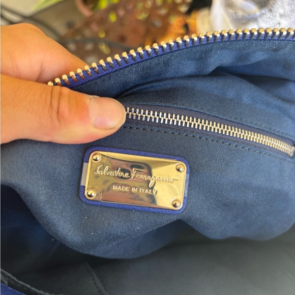 Handbag - Picture 11 of 12